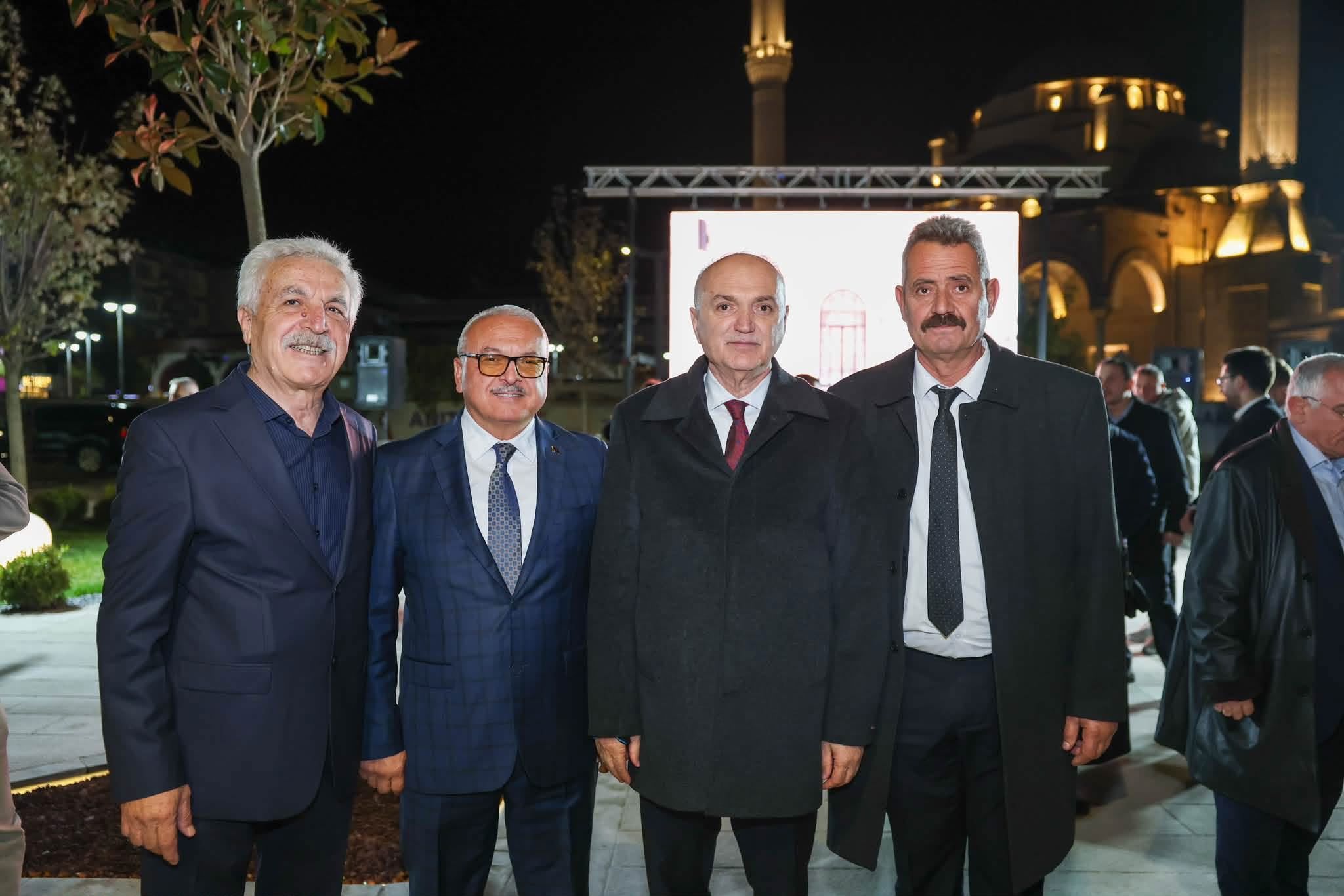 Düzce’nin Kalbi Yeniden Atıyor: Cedidiye Kent Meydanı Hazır!